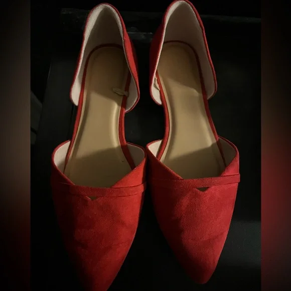 Old Navy  D'Orsay Red Suede Flats casual career pointy shoe - Picture 2 of 3